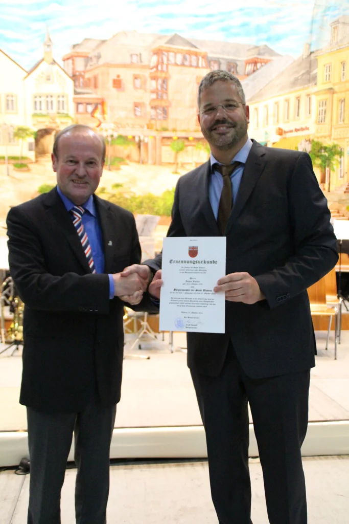 Dieses Bild hat ein leeres Alt-Attribut. Der Dateiname ist Bio_lang8-683x1024.webp